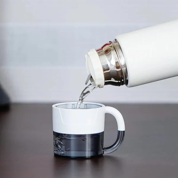 Vacuum Insulated Hot & Cold Thermosteel Bottle thumbnail 3